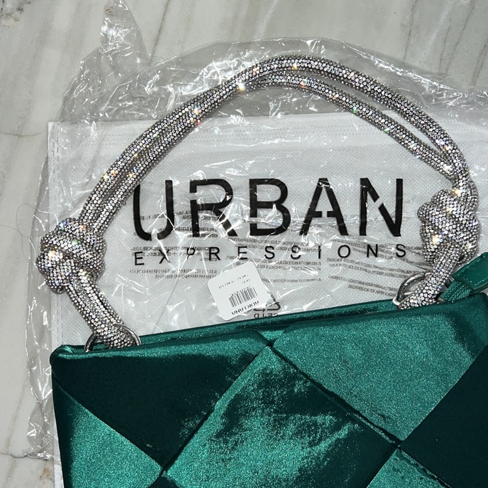 Urban โ
- Picture 3 of 4
